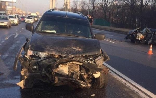 ДТП в Киеве: при лобовом столкновении погиб водитель