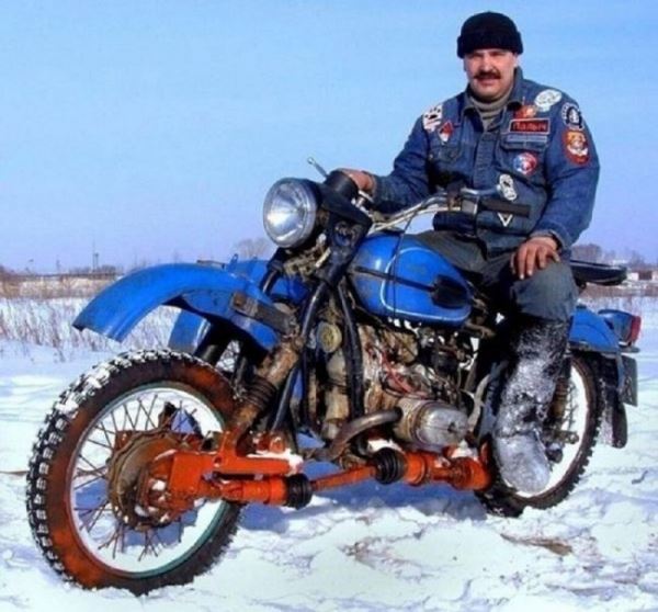 Мотоцикл “Урал” с полным приводом «на максималках» восхитил сеть