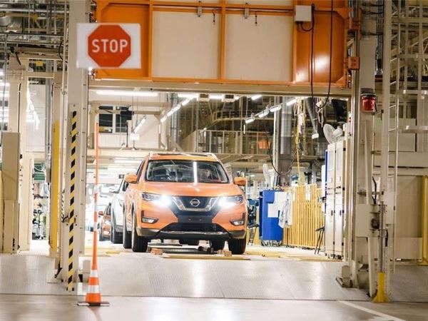Nissan закроет два завода и уволит почти пять тысяч человек